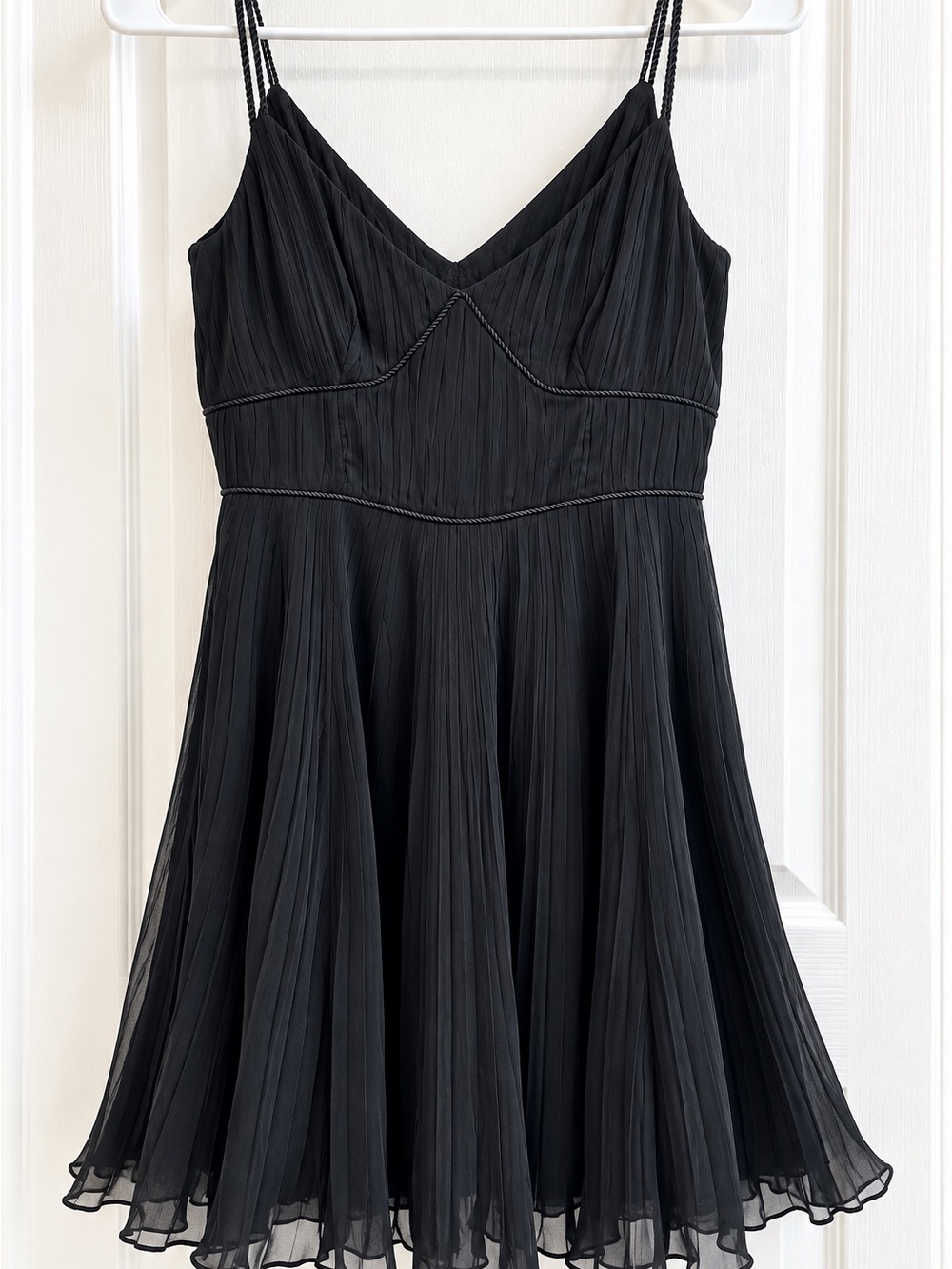 Ann Taylor LOFT Black Pleated Chiffon Cocktail Dress Y2K Size 6